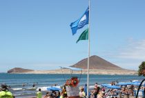 playa-de-el-medano-con-bandera-azul
